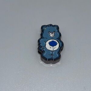 Lug charm grumpy care bear blue